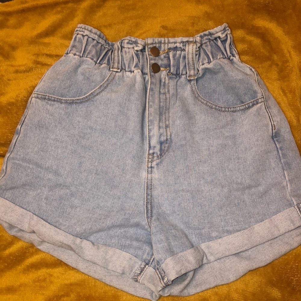 High wasted light washed denim shorts